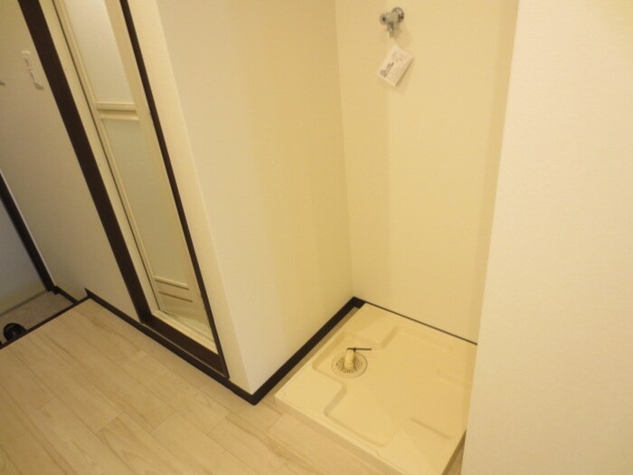 物件内観写真11　(洗濯機置場)