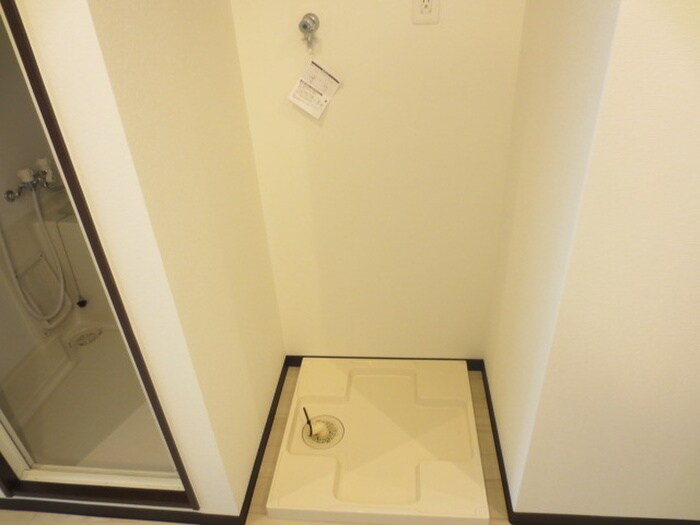 物件内観写真11　(洗濯機置場)