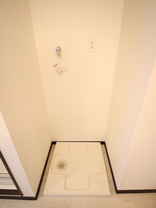 物件内観写真12　(洗濯機置場)