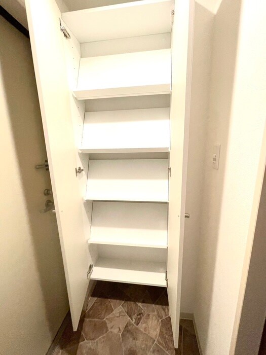 物件内観写真8　(靴箱)