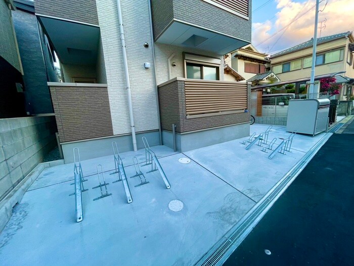 物件外観写真6　(駐輪場)