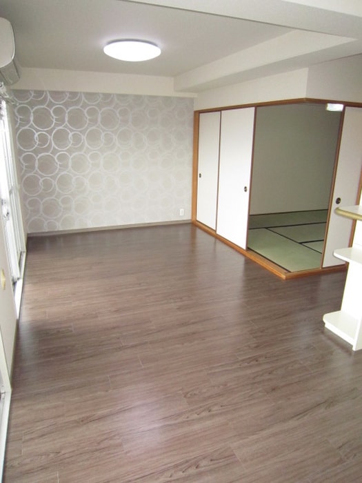 物件内観写真4　(居室)