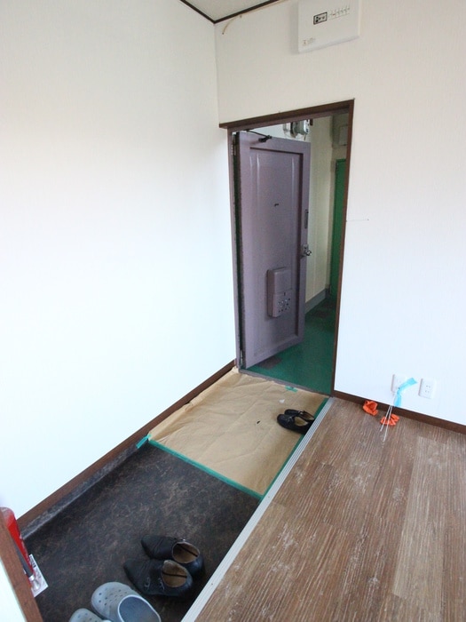 物件内観写真9　(玄関)