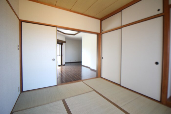 物件内観写真10　(居室)