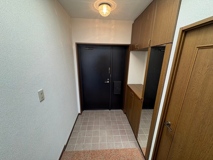 物件内観写真17　(玄関)