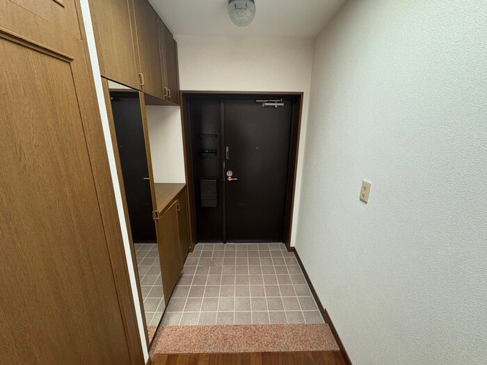 物件内観写真17　(玄関)
