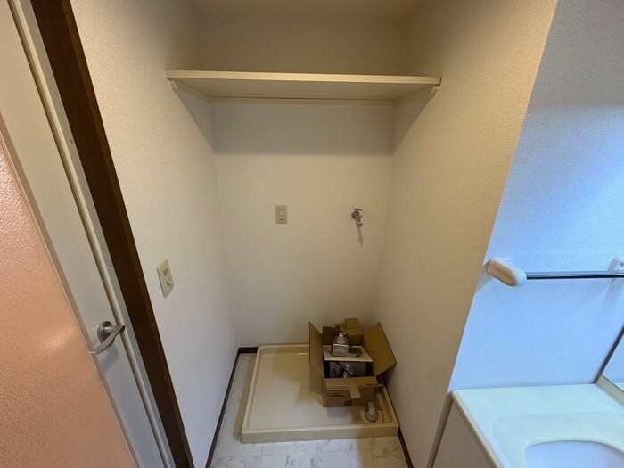物件内観写真21　(洗濯機置場)