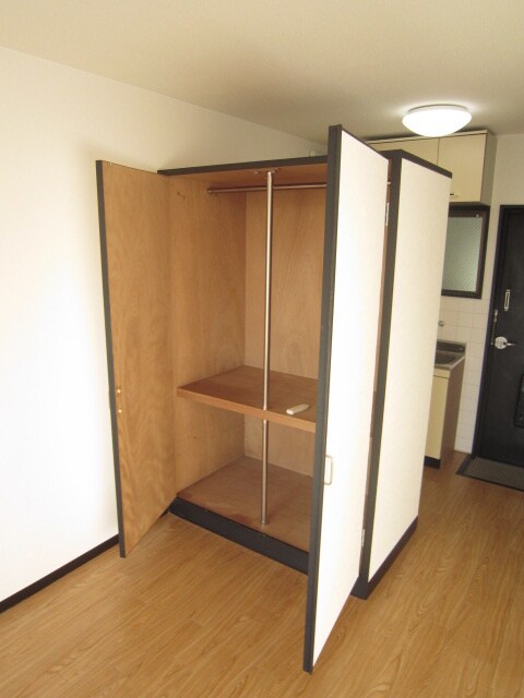 物件内観写真11　(収納)