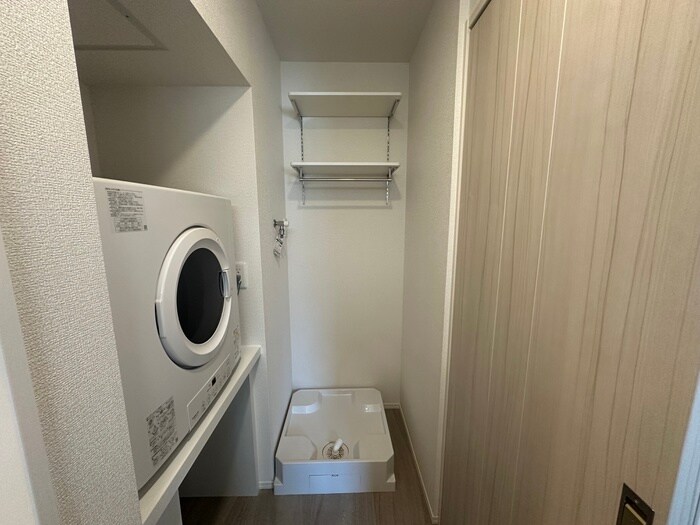 物件内観写真10　(洗濯機置場)