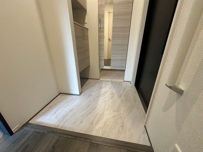 物件内観写真15　(玄関)