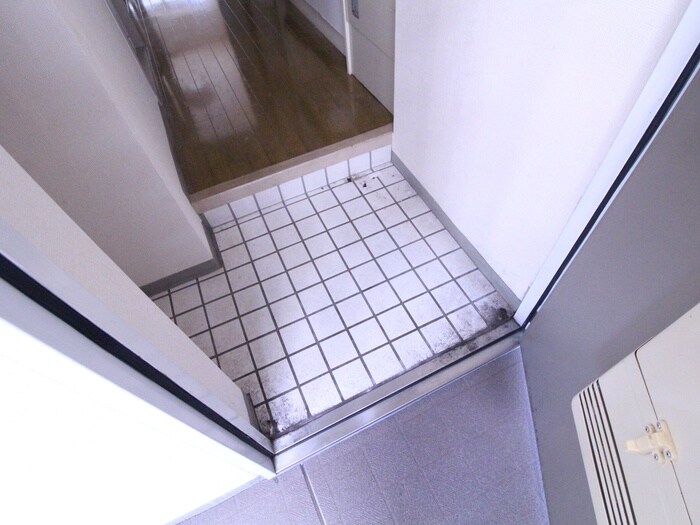 物件内観写真18　(玄関)