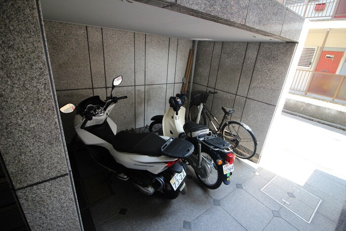 物件外観写真6　(駐輪場)