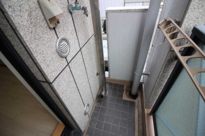 物件内観写真11　(洗濯機置場)