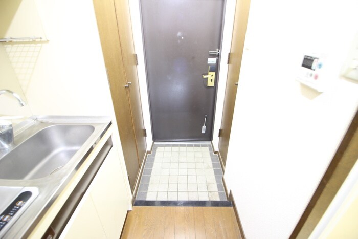 物件内観写真15　(玄関)