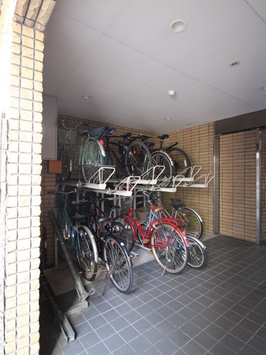 物件外観写真5　(駐輪場)