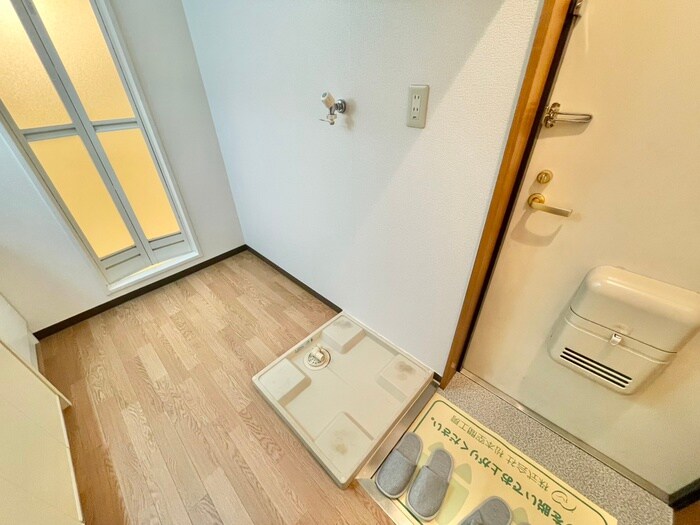 物件内観写真17　(洗濯機置場)