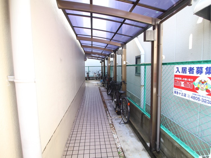 物件外観写真3　(エントランス部分)