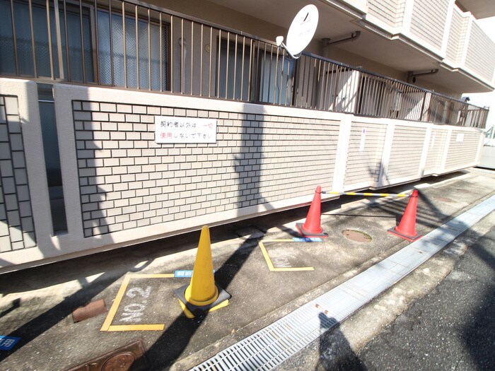 物件外観写真6　(駐輪場)