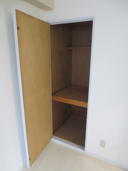 物件内観写真11　(収納)