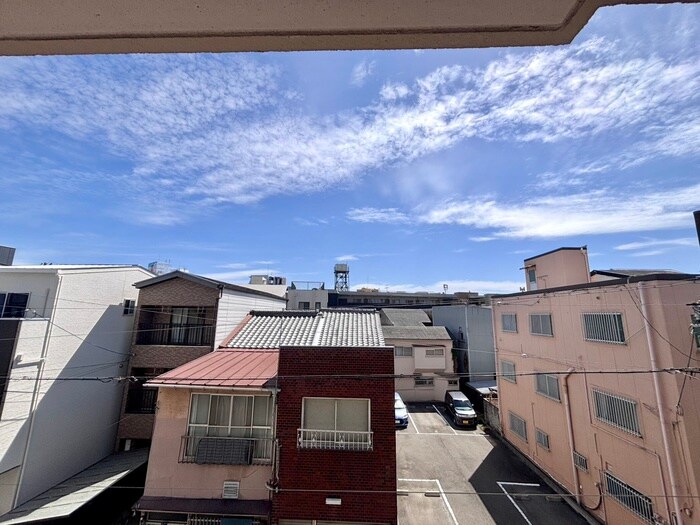 物件内観写真13　(室内からの展望)