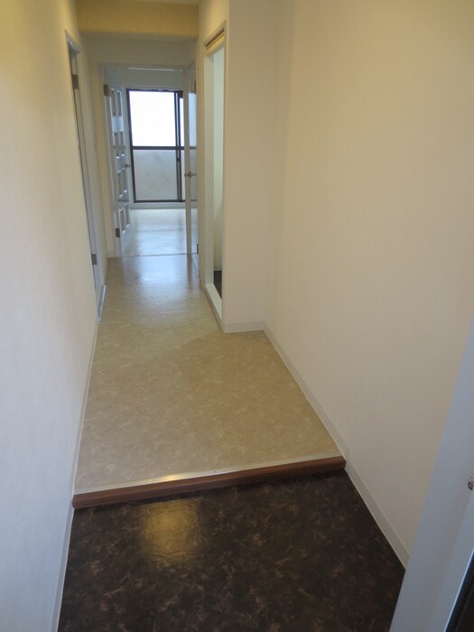 物件内観写真15　(玄関)