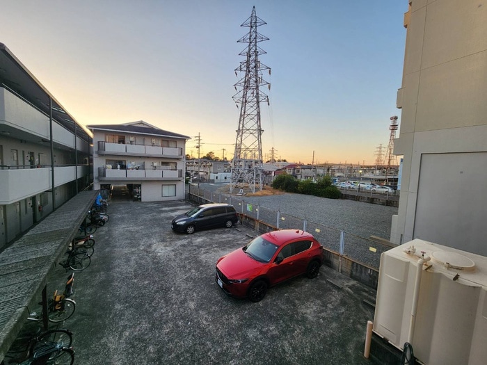 物件内観写真16　(室内からの展望)