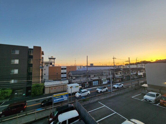 物件内観写真16　(室内からの展望)