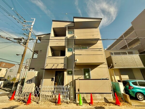 建築中