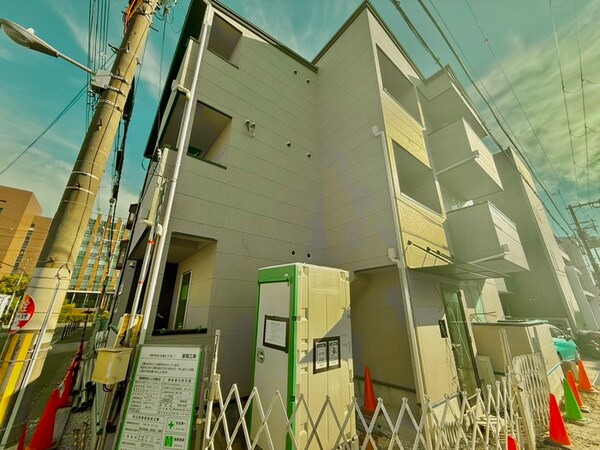 建築中