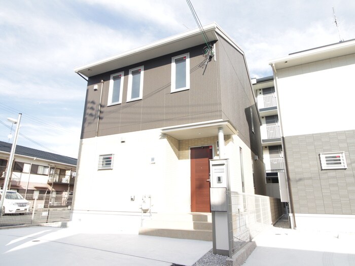 物件外観写真1　(外観写真)