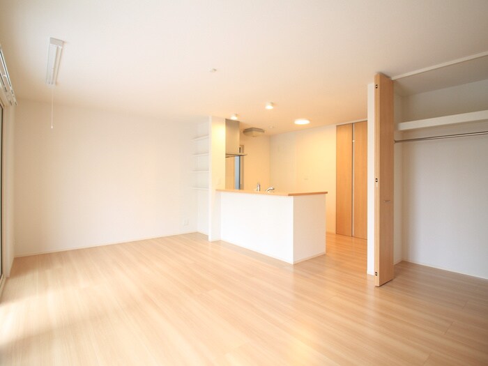 物件内観写真4　(居室)