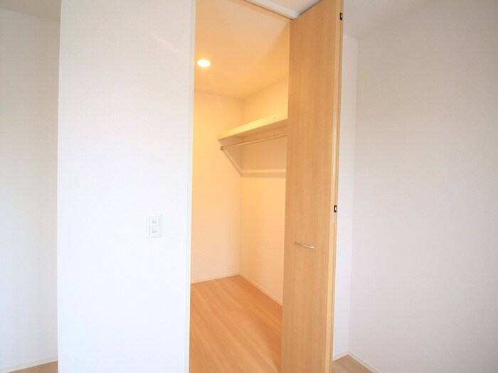 物件内観写真8　(収納)