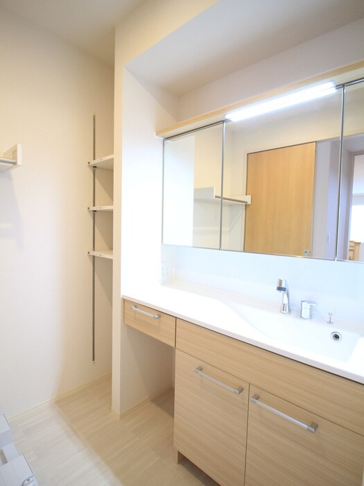 物件内観写真9　(洗面)