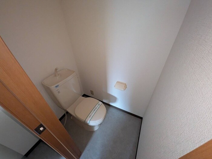 物件内観写真14　(トイレ)