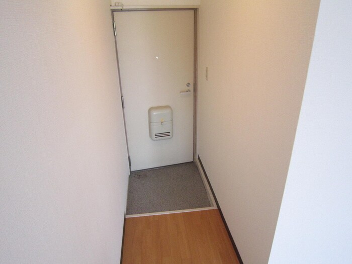 物件内観写真16　(玄関)