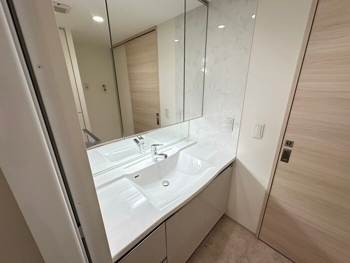 物件内観写真11　(洗面)