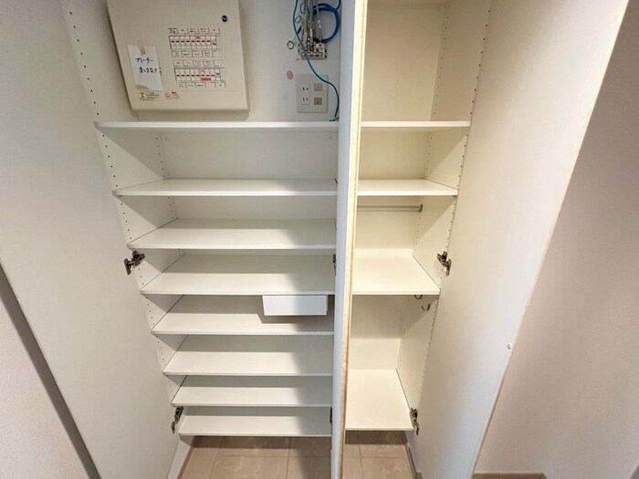 物件内観写真15　(靴箱)