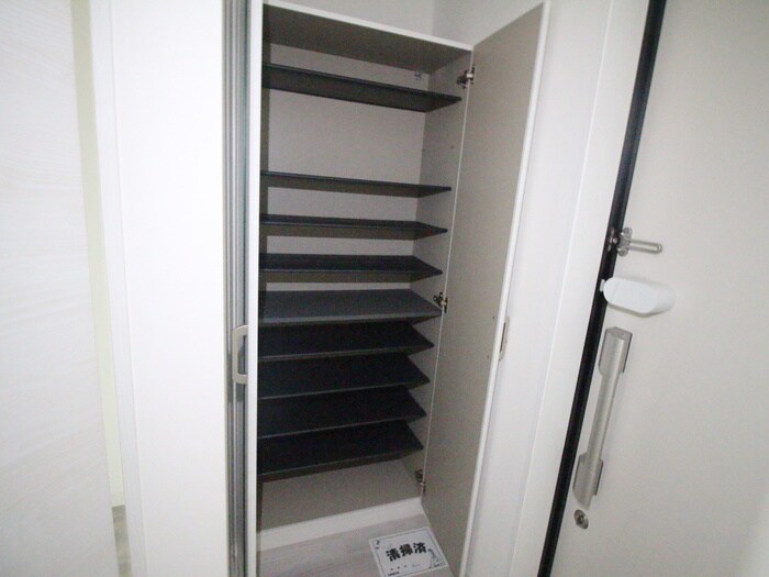 物件内観写真13　(靴箱)