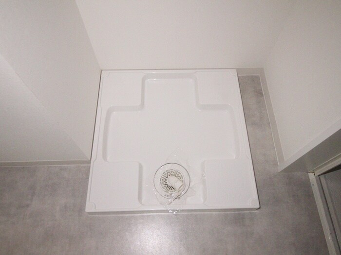 物件内観写真16　(洗濯機置場)