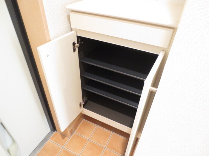 物件内観写真12　(靴箱)