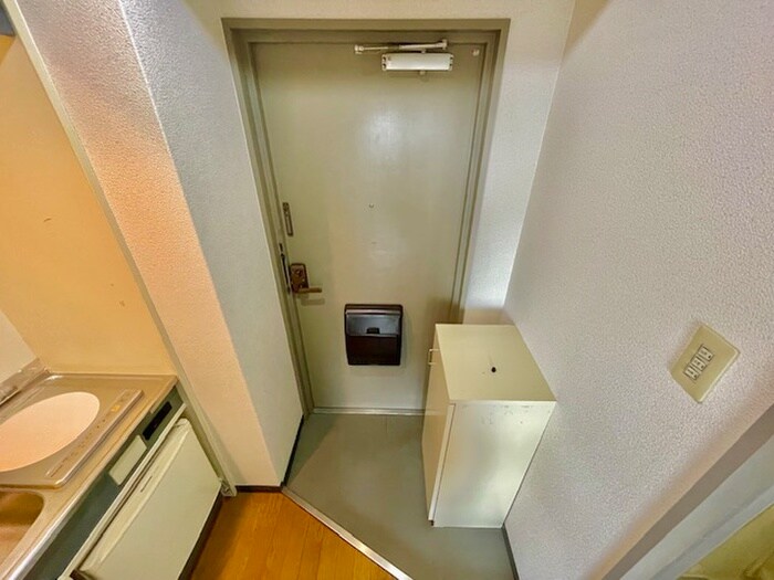 物件内観写真12　(玄関)