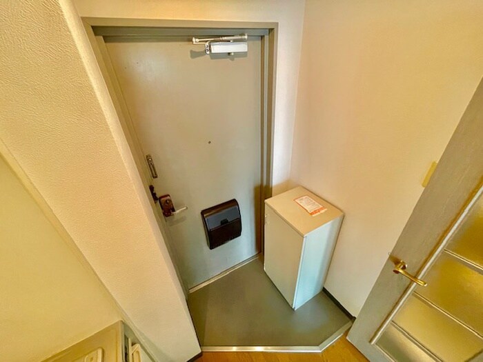 物件内観写真13　(玄関)
