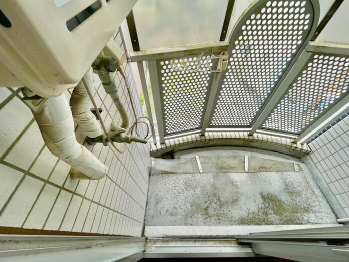 物件内観写真15　(洗濯機置場)