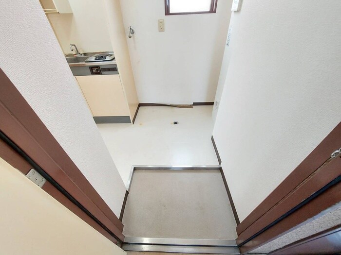 物件内観写真17　(玄関)