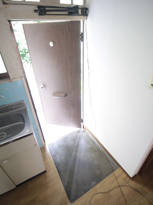 物件内観写真7　(玄関)