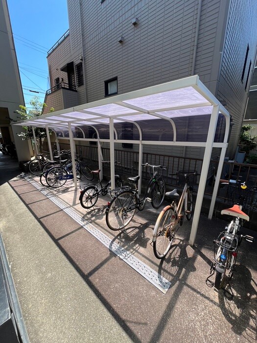 物件外観写真4　(駐輪場)