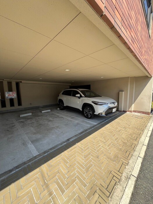 物件外観写真5　(駐車場)