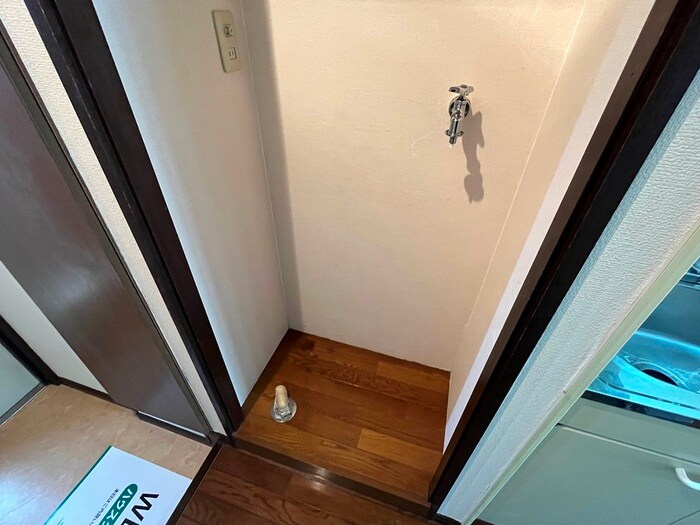 物件内観写真11　(洗濯機置場)