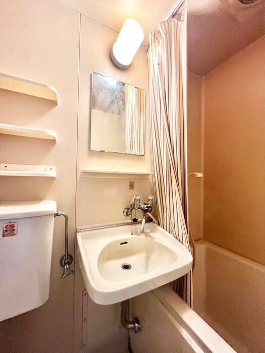 物件内観写真8　(洗面)