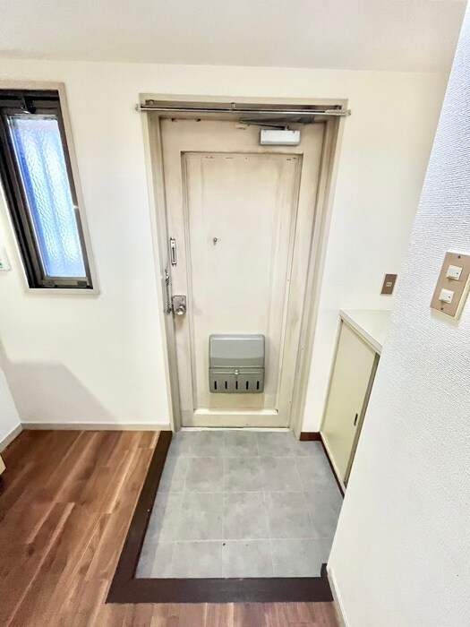物件内観写真15　(玄関)